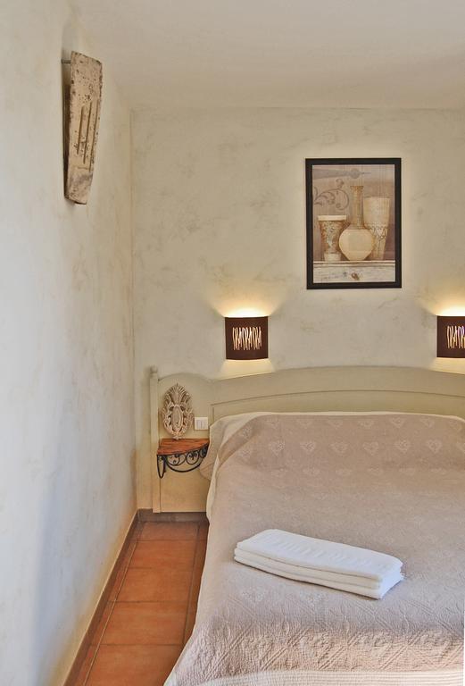 Cypres Du Paradis A Gordes Bagian luar foto