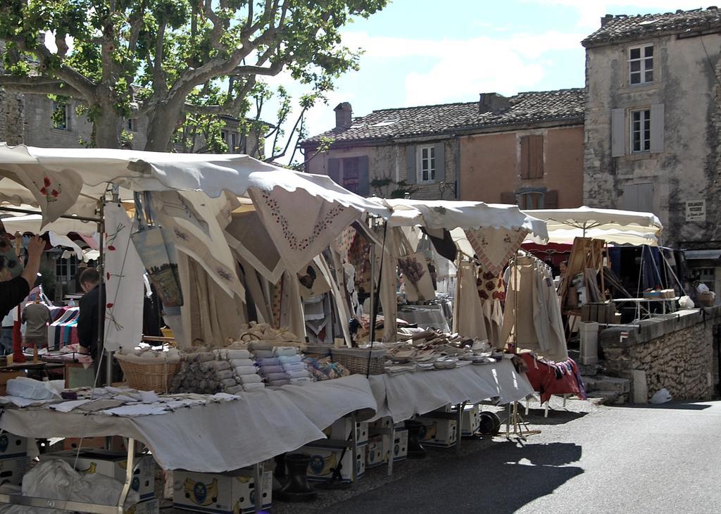 Cypres Du Paradis A Gordes Bagian luar foto